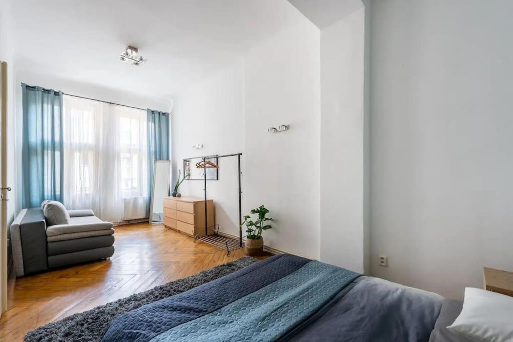 Spacious Apartment With Balcony At Wenceslas Sq Prague Extérieur photo