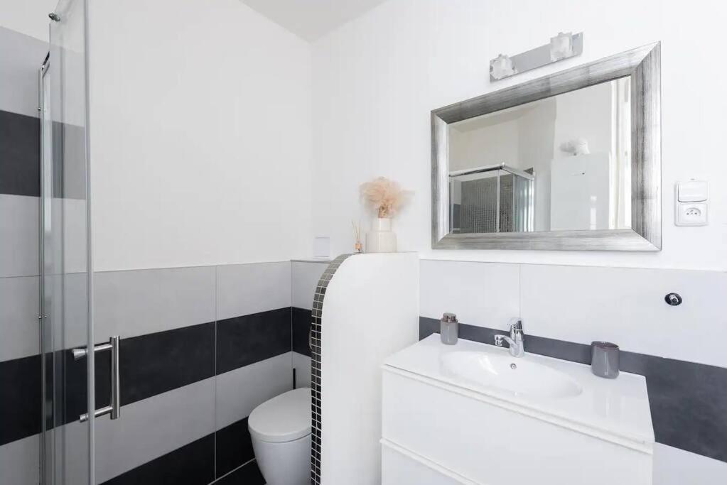 Spacious Apartment With Balcony At Wenceslas Sq Prague Extérieur photo