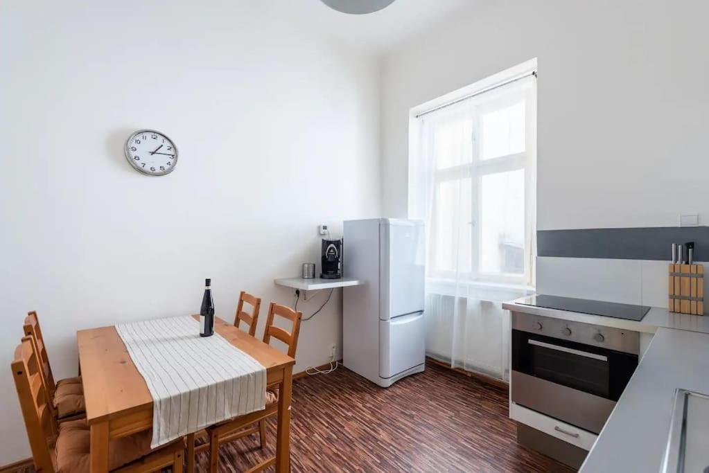 Spacious Apartment With Balcony At Wenceslas Sq Prague Extérieur photo