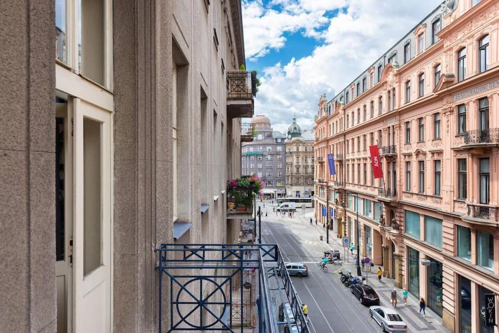 Spacious Apartment With Balcony At Wenceslas Sq Prague Extérieur photo
